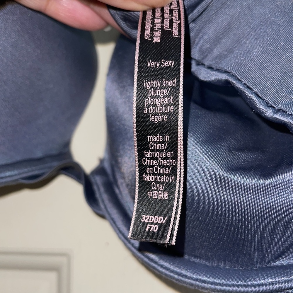 Victoria’s Secret Bra - Picture 5 of 6